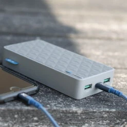 Xtorm 20W Fuel Series Powerbank FS402 -Solar Charging Equipment Store Xtorm FuelSeries4 20W FS402 9 20230809