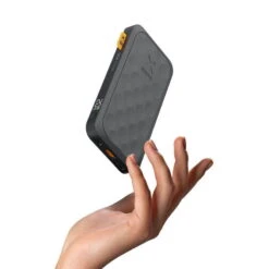 Xtorm 20W Fuel Series Powerbank - Midnight Black 15 Xtorm 20W Fuel Series Powerbank - Midnight Black -Solar Charging Equipment Store xtorm 20w fuel series powerbank midnight black 04 20230927